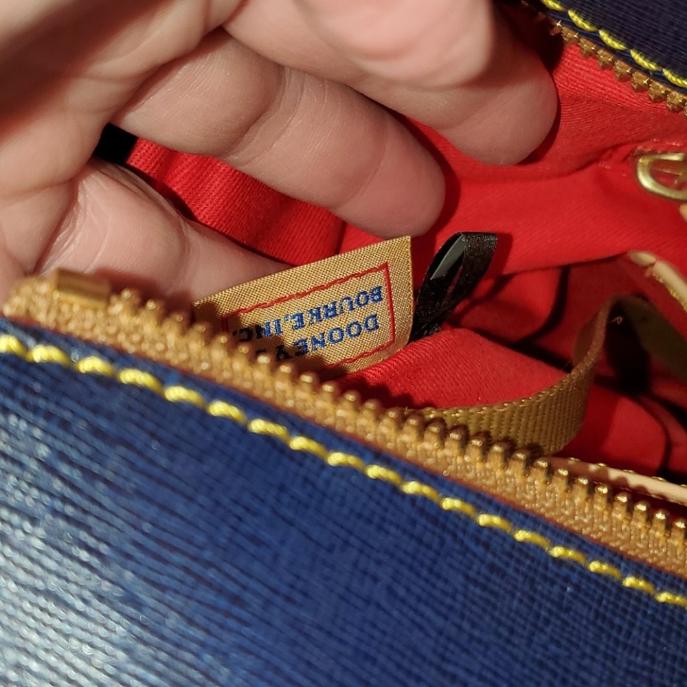 Dooney & bourke - Picture 4 of 6
